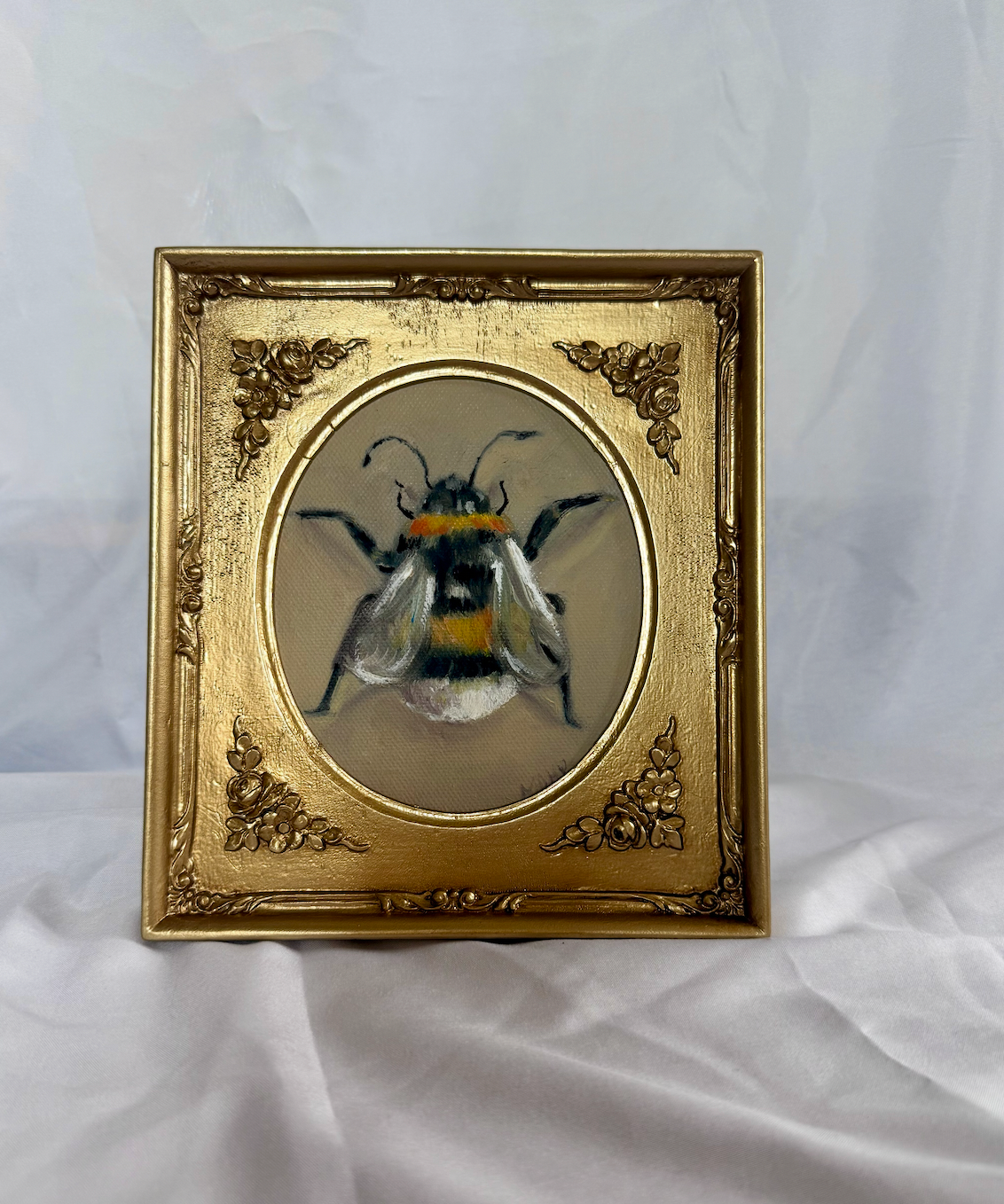The bee | 5x5 Vintage Inspired Frame